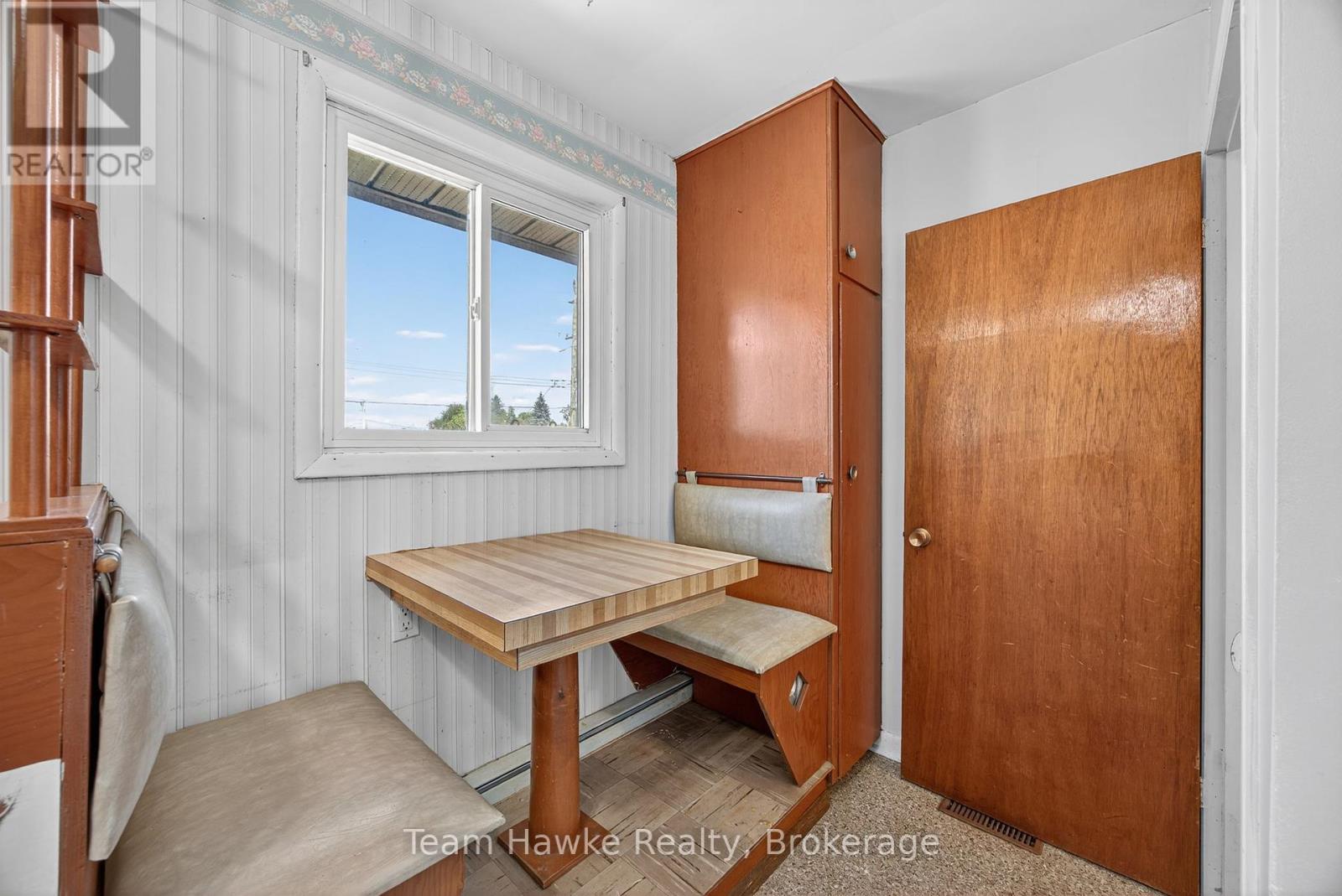 Photo 18 of 303 Scott Street, Midland ON