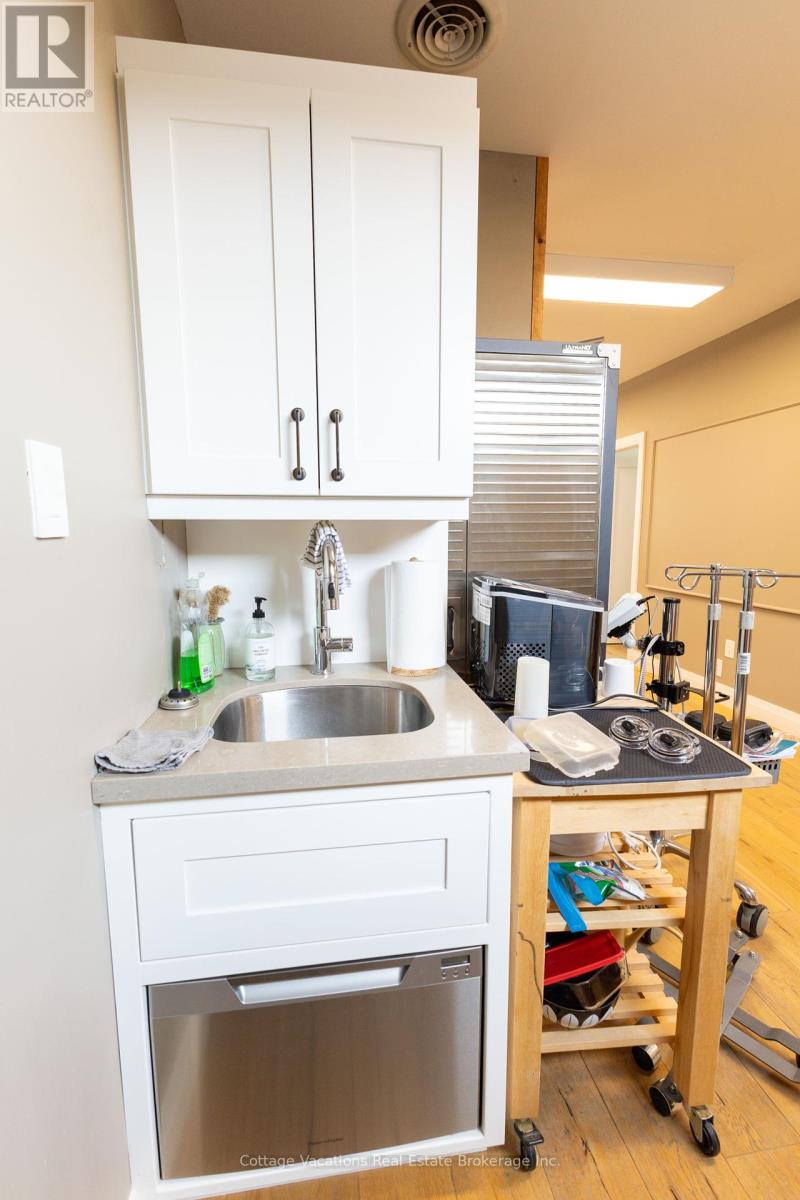 Photo 15 of 10 Brunel Road, Huntsville ON