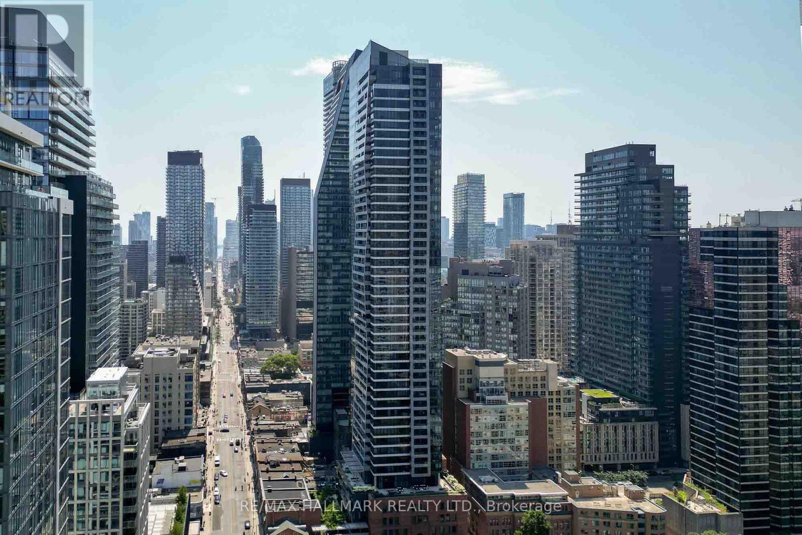 Photo 4 of 2611 5 St Joseph Street, Toronto ON