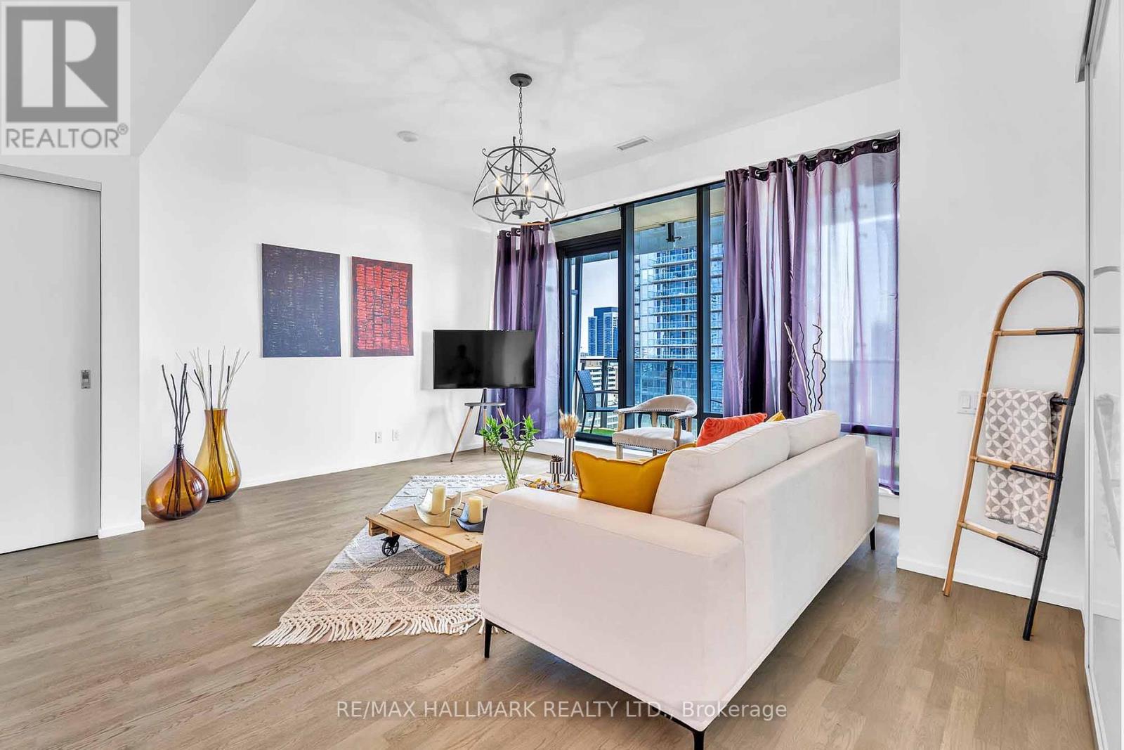 Photo 7 of 2611 5 St Joseph Street, Toronto ON