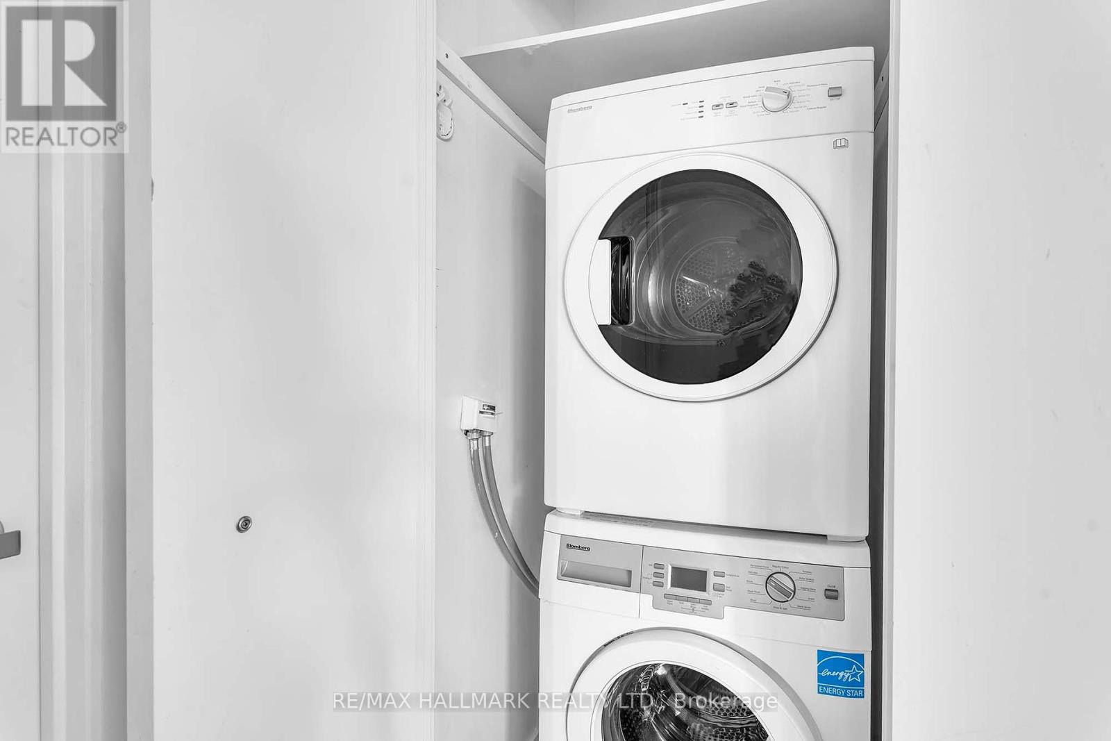 Photo 16 of 2611 5 St Joseph Street, Toronto ON