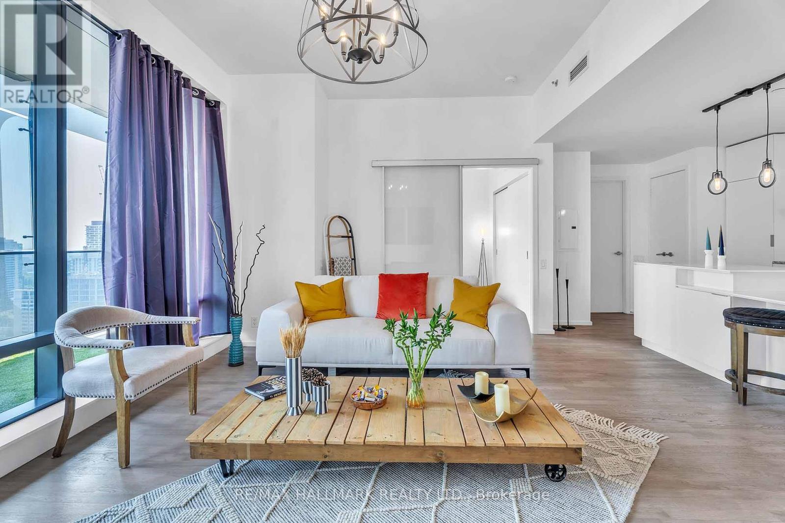 Photo 8 of 2611 5 St Joseph Street, Toronto ON