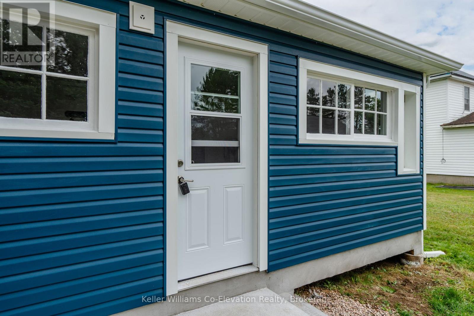 Photo 17 of 13 Toronto Avenue, South River ON