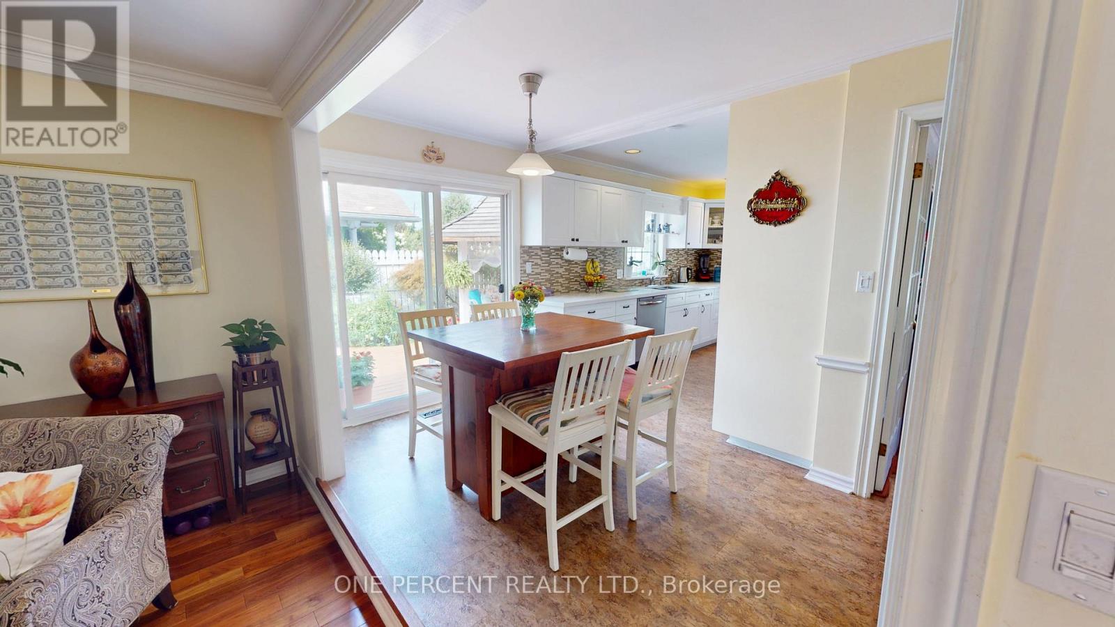 Photo 12 of 1 Dunbar Crescent, St Catharines ON