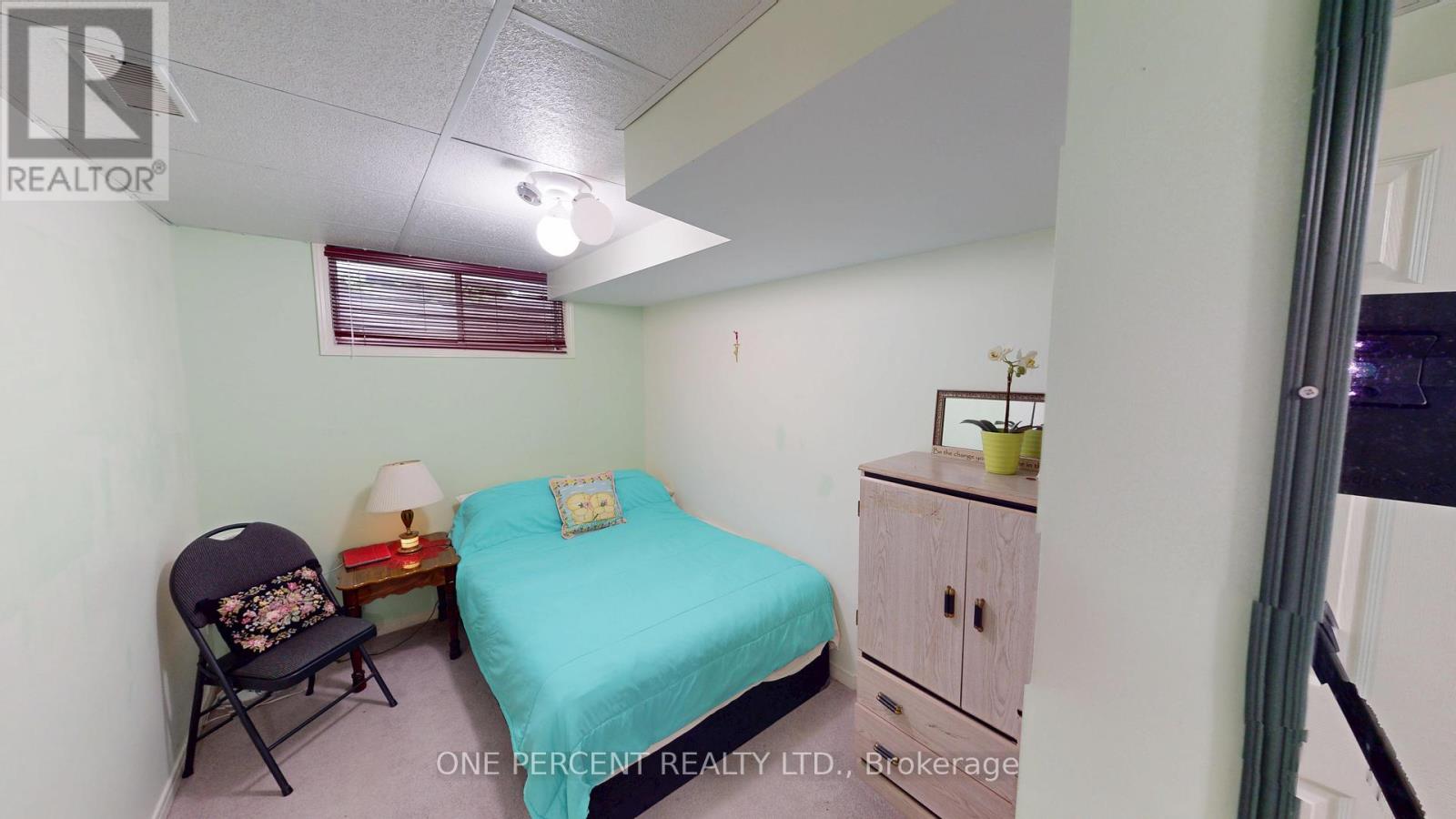 Photo 23 of 1 Dunbar Crescent, St Catharines ON