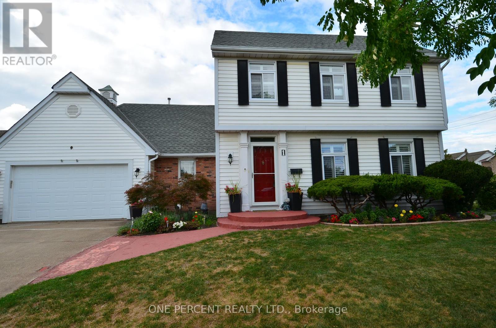 Photo 1 of 1 Dunbar Crescent, St Catharines ON