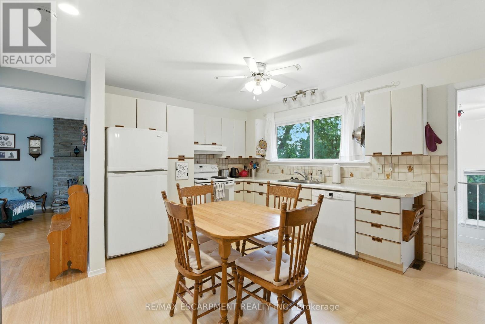 Photo 11 of 279 Main Street N, Guelph Eramosa ON