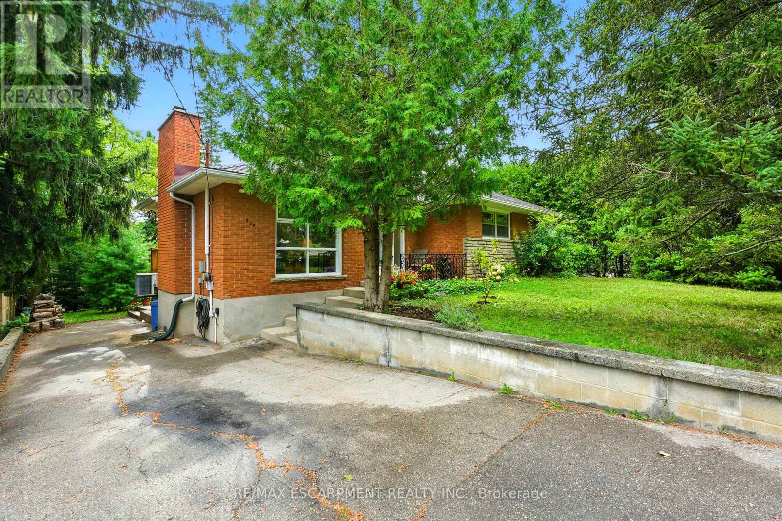Photo 2 of 279 Main Street N, Guelph Eramosa ON