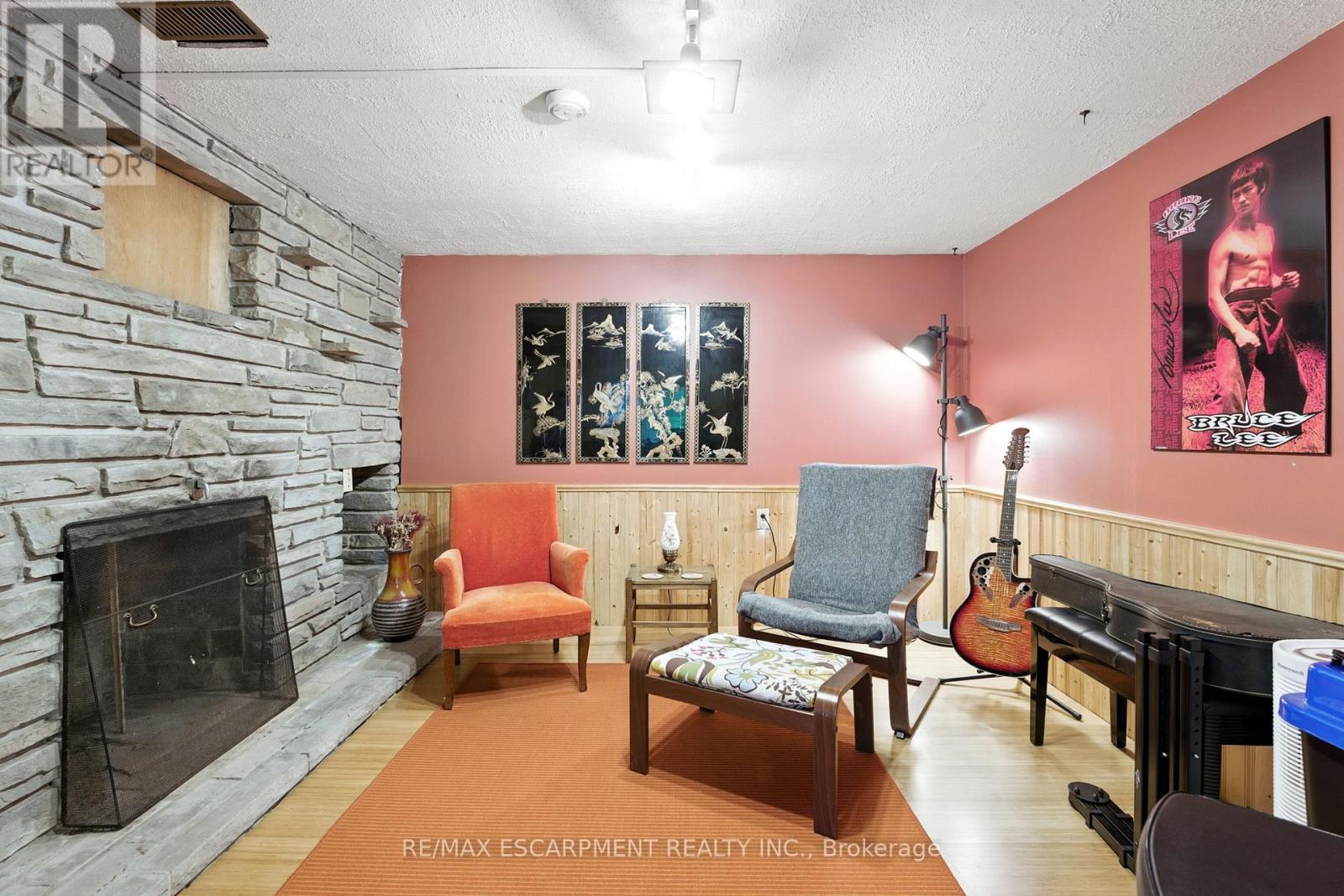 Photo 28 of 279 Main Street N, Guelph Eramosa ON