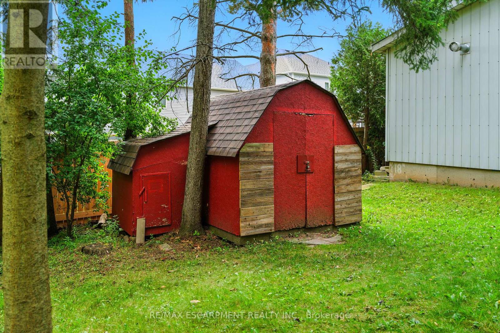 Photo 36 of 279 Main Street N, Guelph Eramosa ON