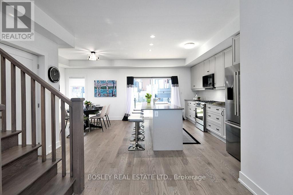 Photo 10 of 24 117 Sladden Court, Blue Mountains ON
