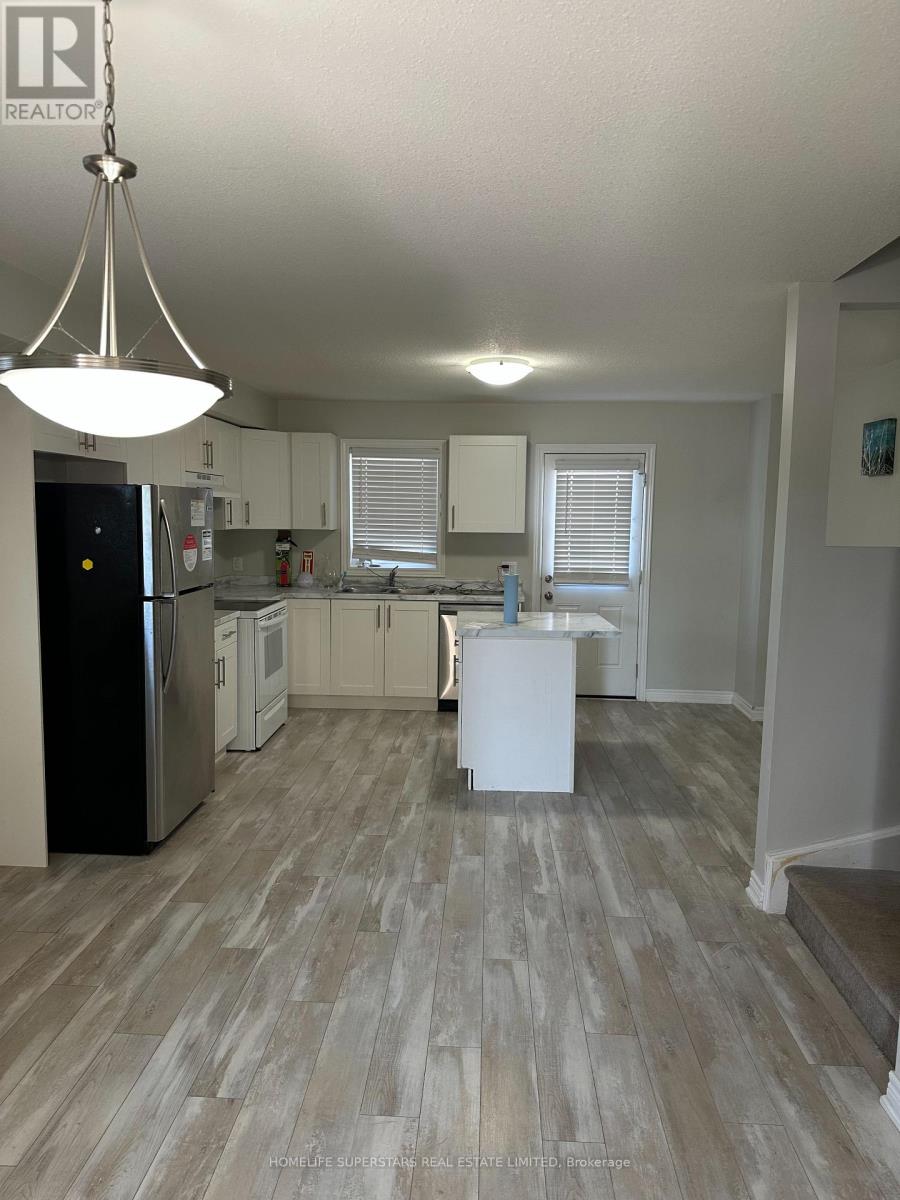 Photo 4 of 51 7768 Ascot Circle, Niagara Falls ON