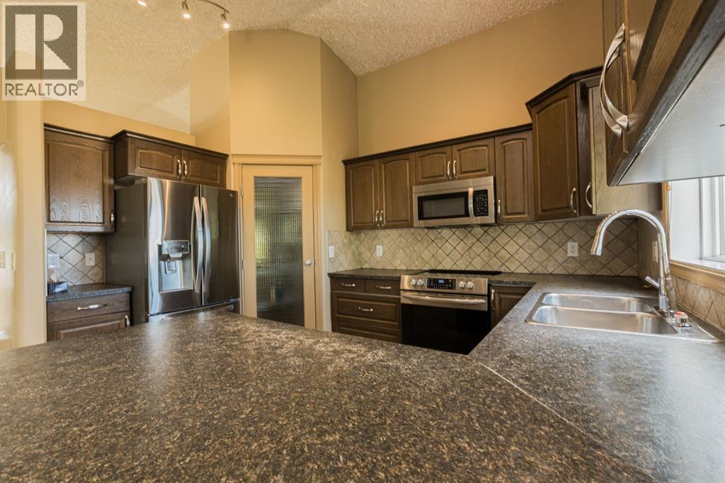 Photo 10 of 6302 87 A Street, Grande Prairie AB