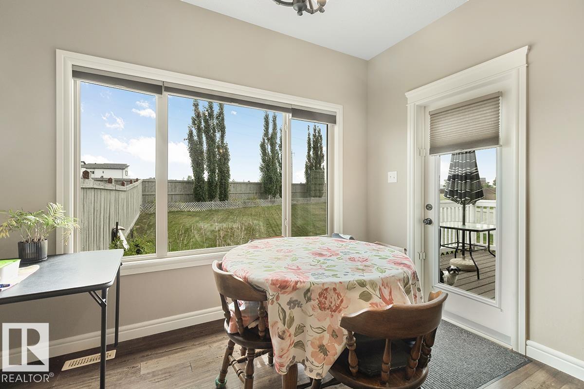 Photo 10 of 2807 16 Av Nw, Edmonton AB