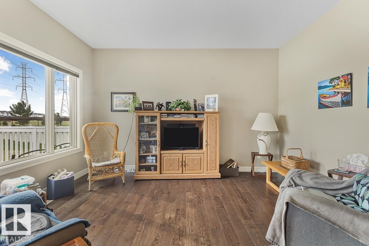 Photo 16 of 2807 16 Av Nw, Edmonton AB
