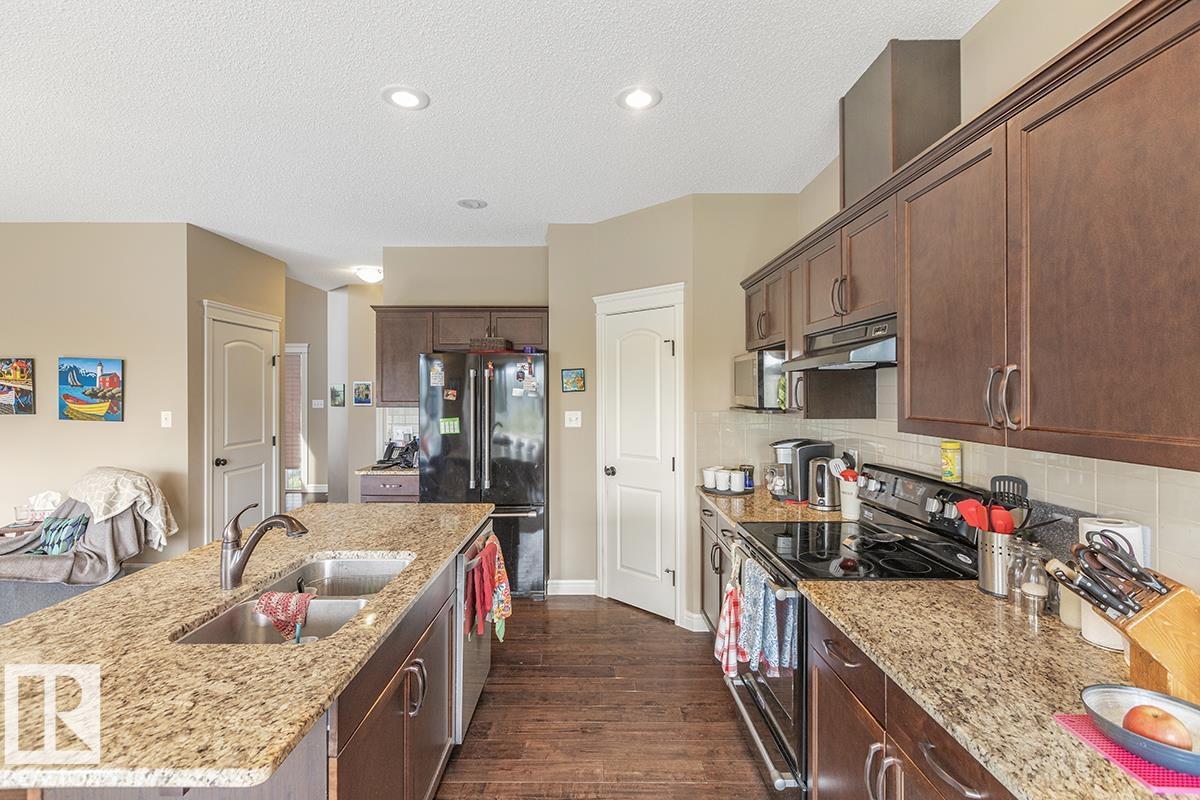 Photo 8 of 2807 16 Av Nw, Edmonton AB