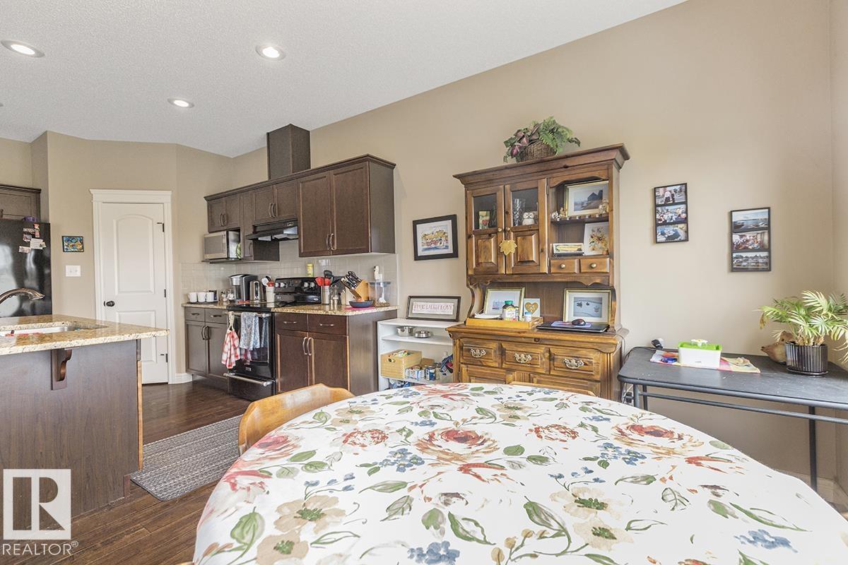 Photo 12 of 2807 16 Av Nw, Edmonton AB