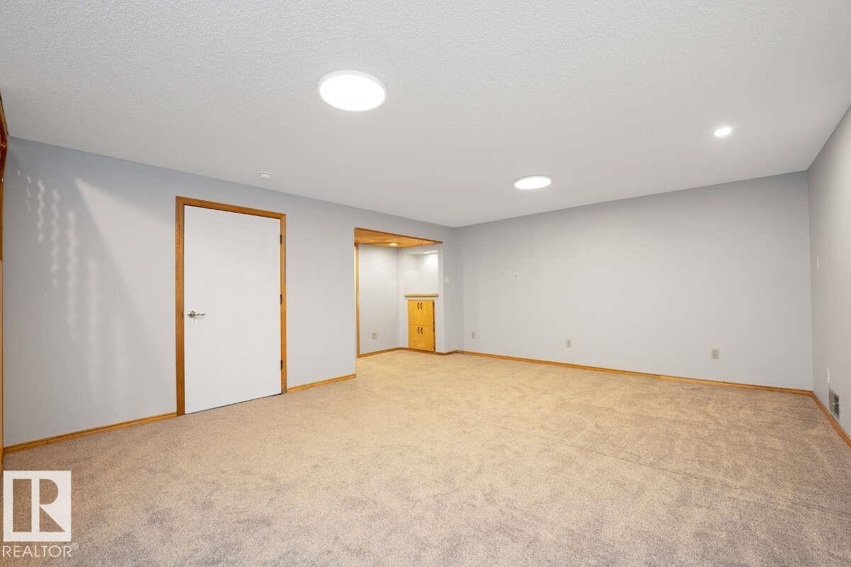 Photo 42 of 12411 94 St Nw, Edmonton AB