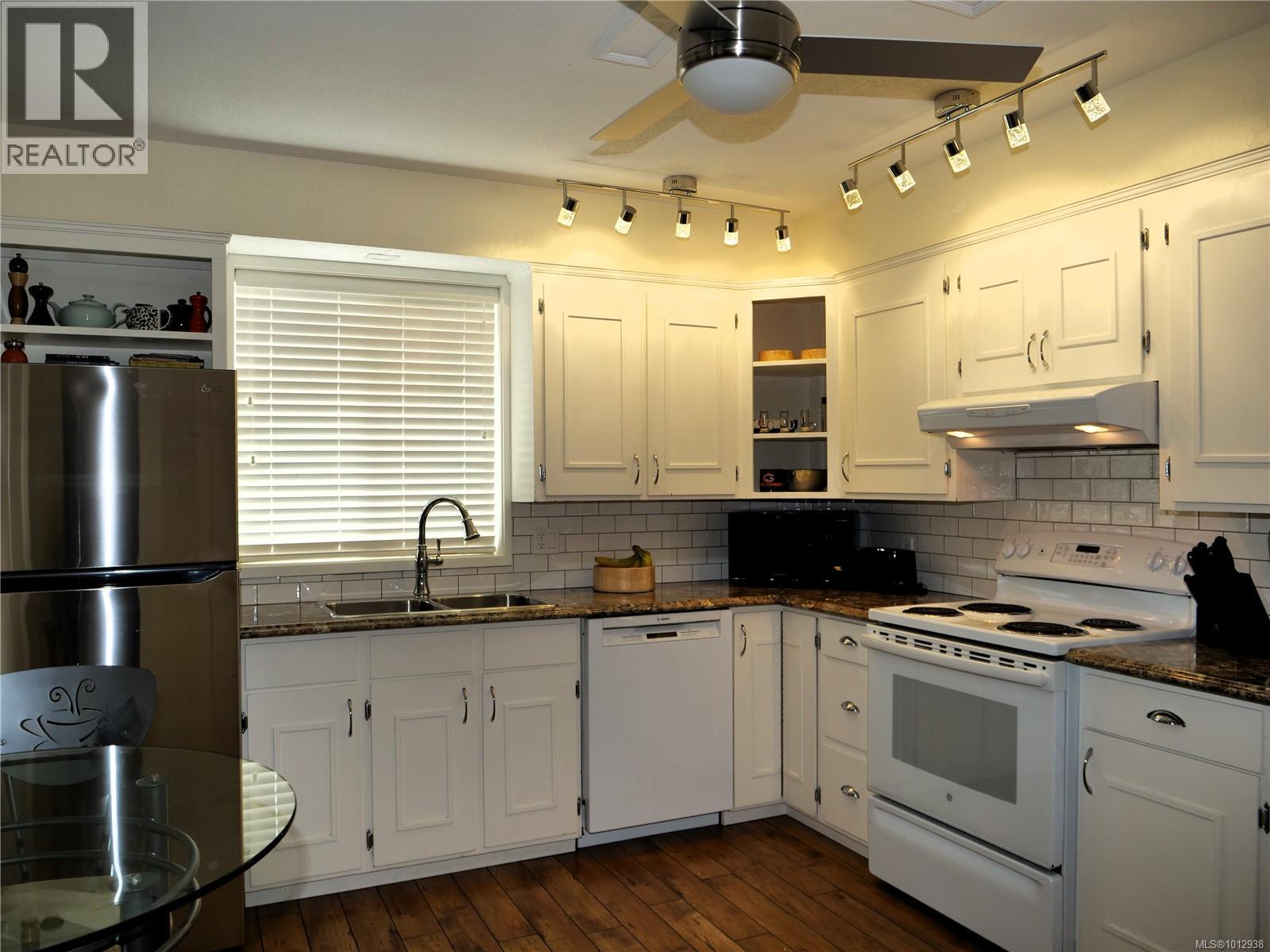 Photo 10 of 481 Lambert Ave, Nanaimo BC