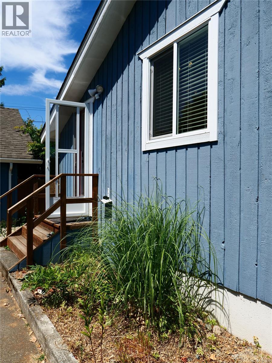 Photo 5 of 481 Lambert Ave, Nanaimo BC