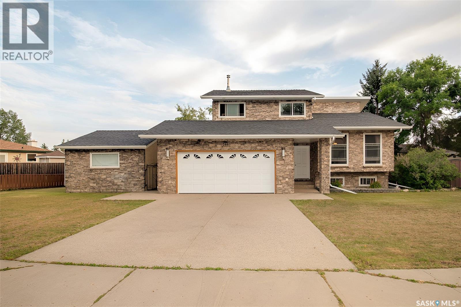 Photo 1 of 246 Williston Drive, Regina SK