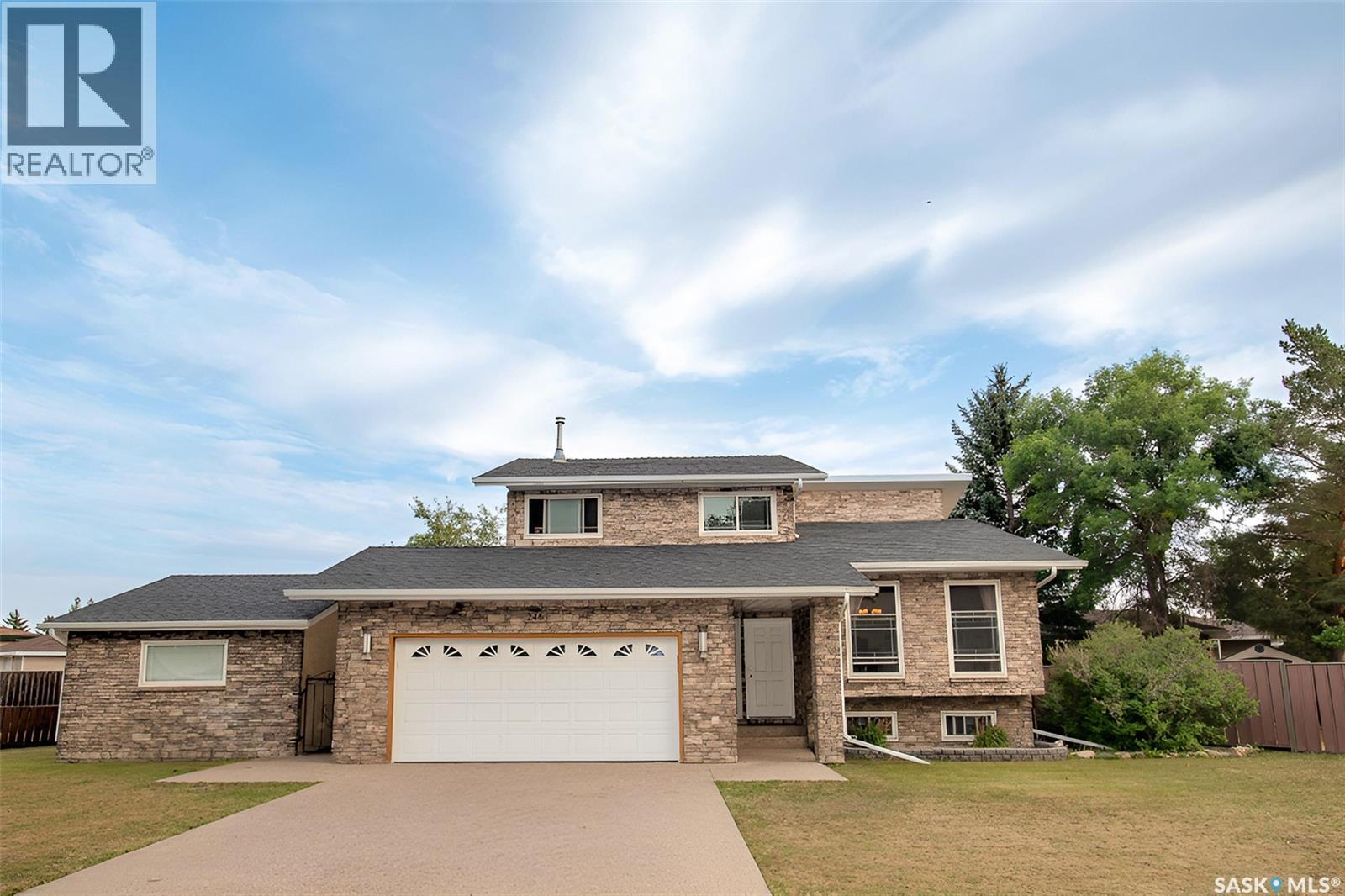 Photo 2 of 246 Williston Drive, Regina SK