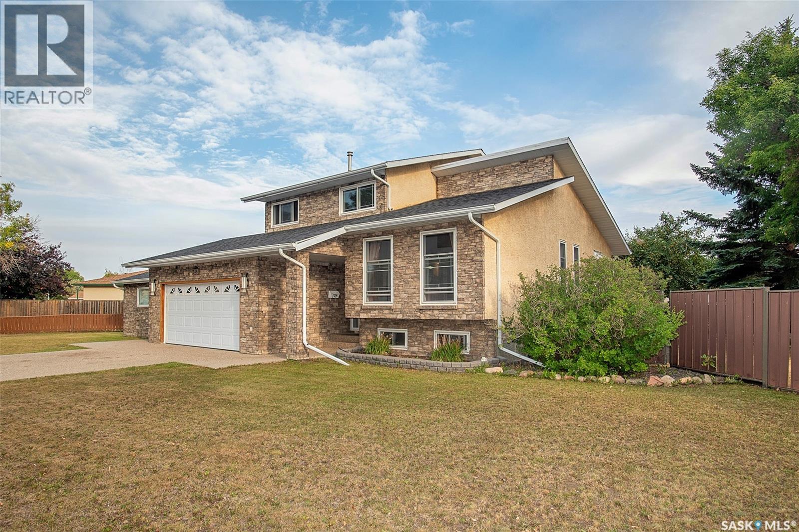 Photo 3 of 246 Williston Drive, Regina SK