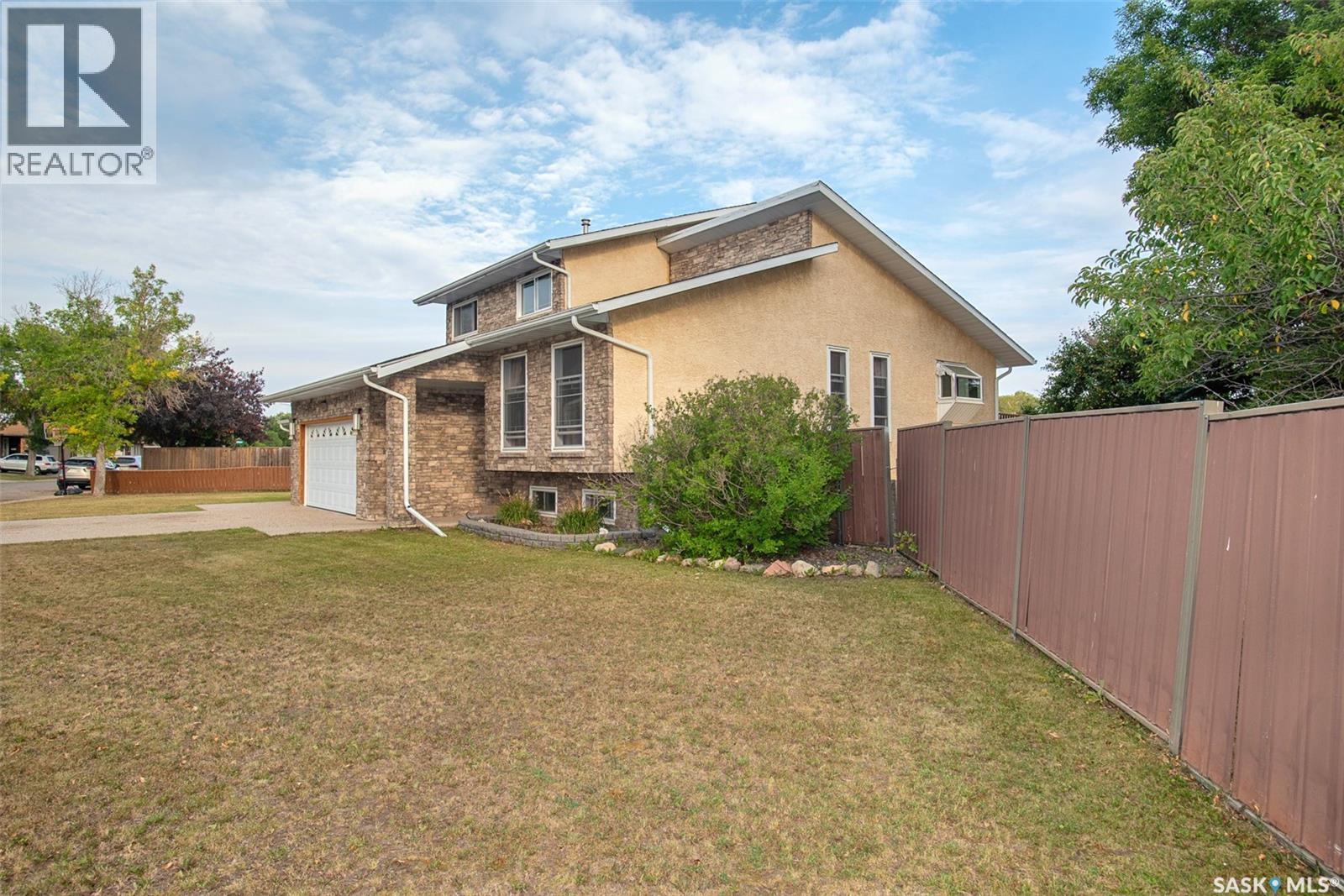 Photo 4 of 246 Williston Drive, Regina SK
