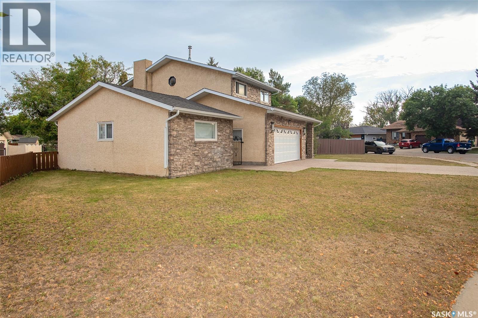 Photo 5 of 246 Williston Drive, Regina SK