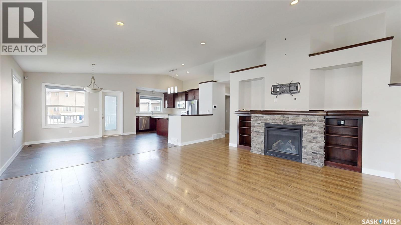 Photo 2 of 5614 Beacon Place, Regina SK