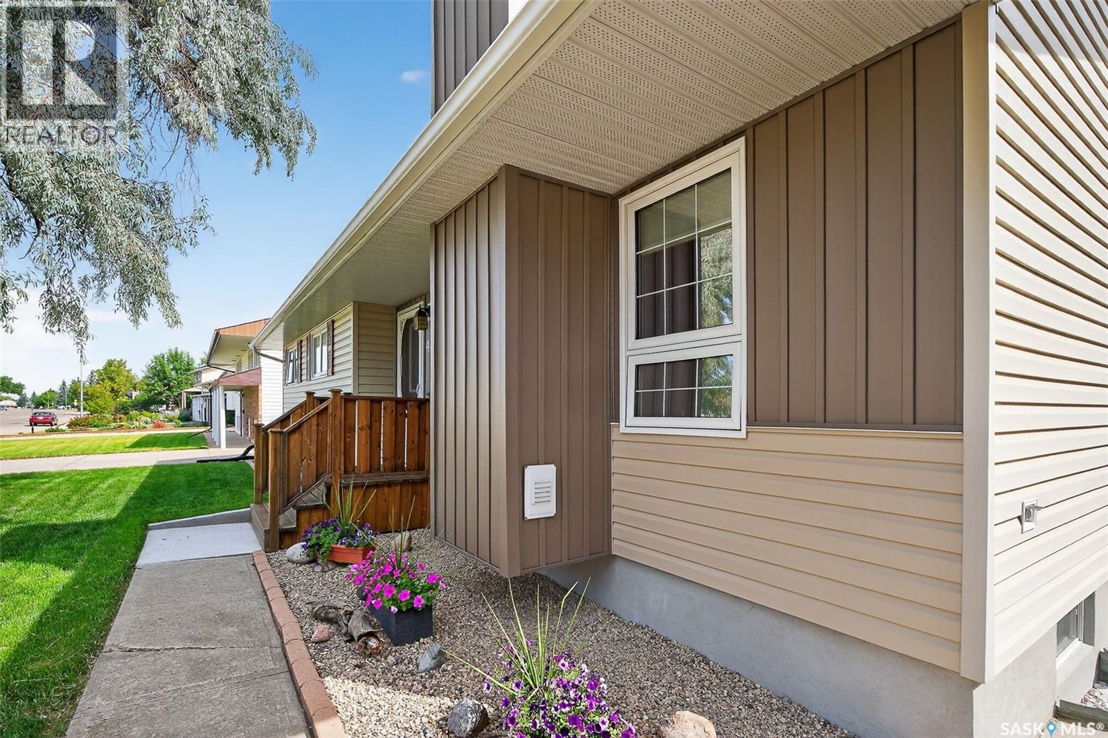 Photo 3 of 41 Blue Sage Drive, Moose Jaw SK