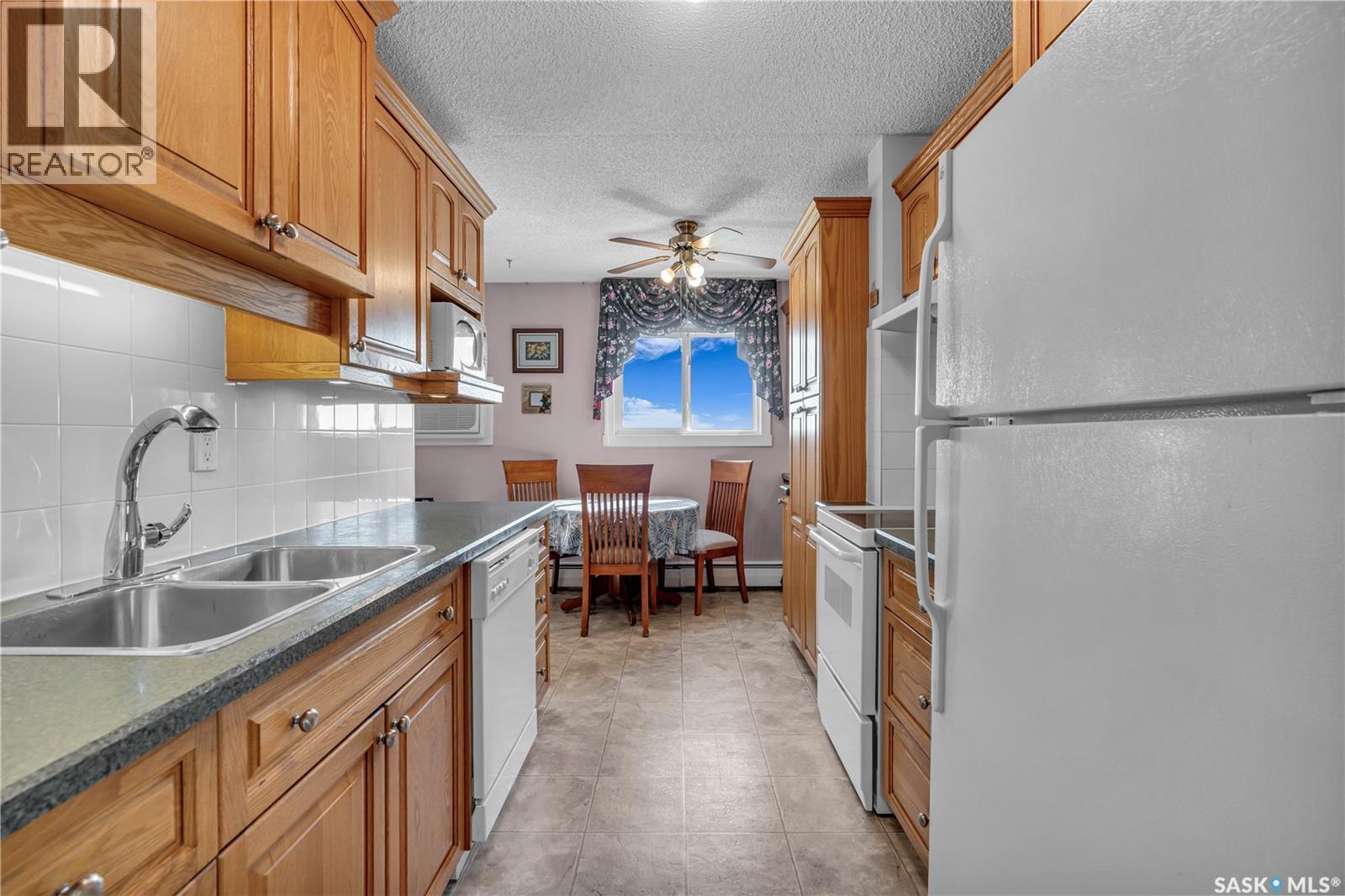 Photo 15 of 613 20 Kleisinger Crescent, Regina SK