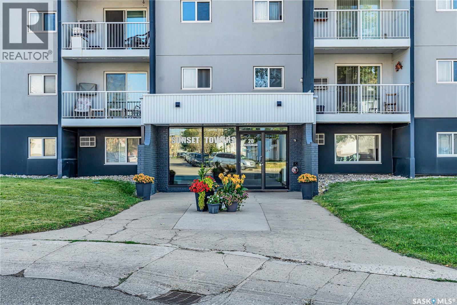 Photo 2 of 613 20 Kleisinger Crescent, Regina SK