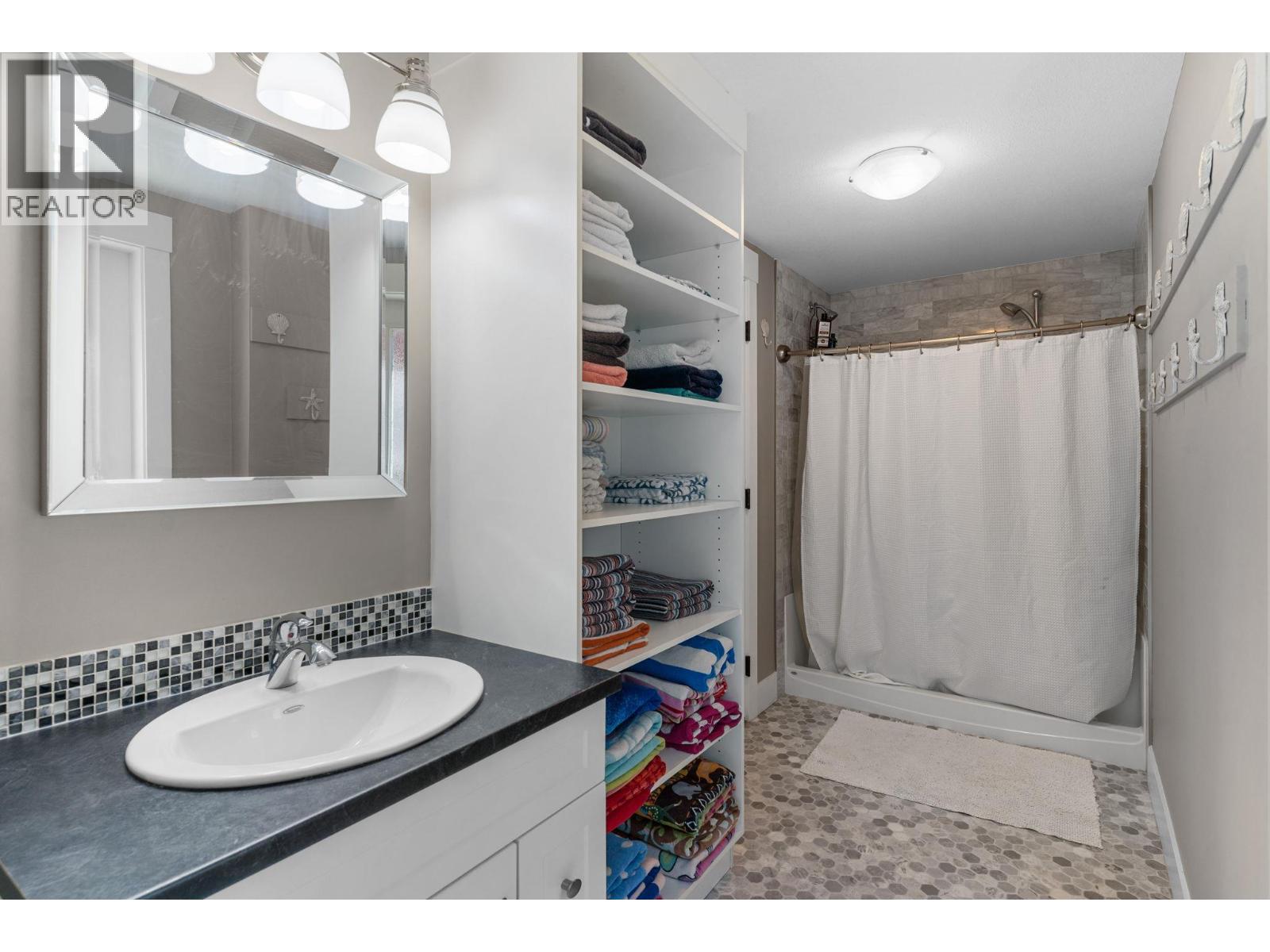  5444 South Perimeter Way, Kelowna