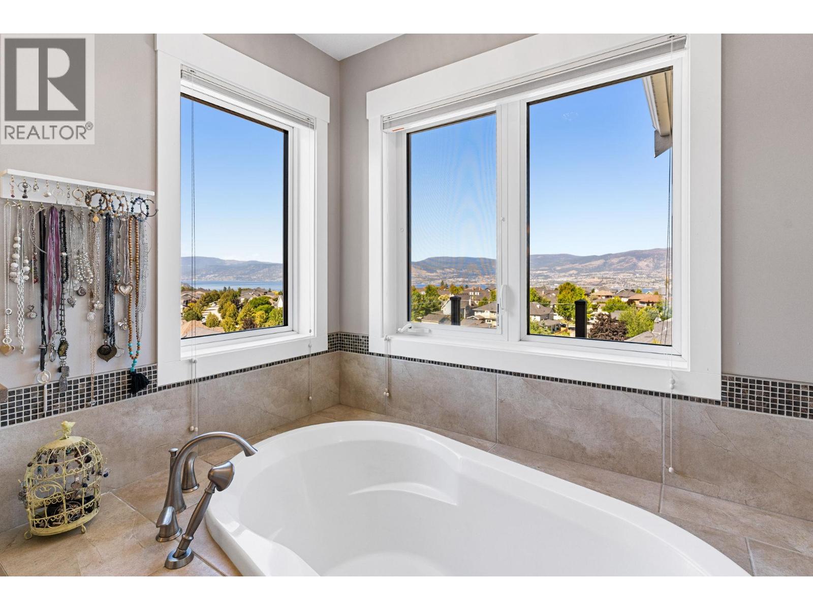  5444 South Perimeter Way, Kelowna
