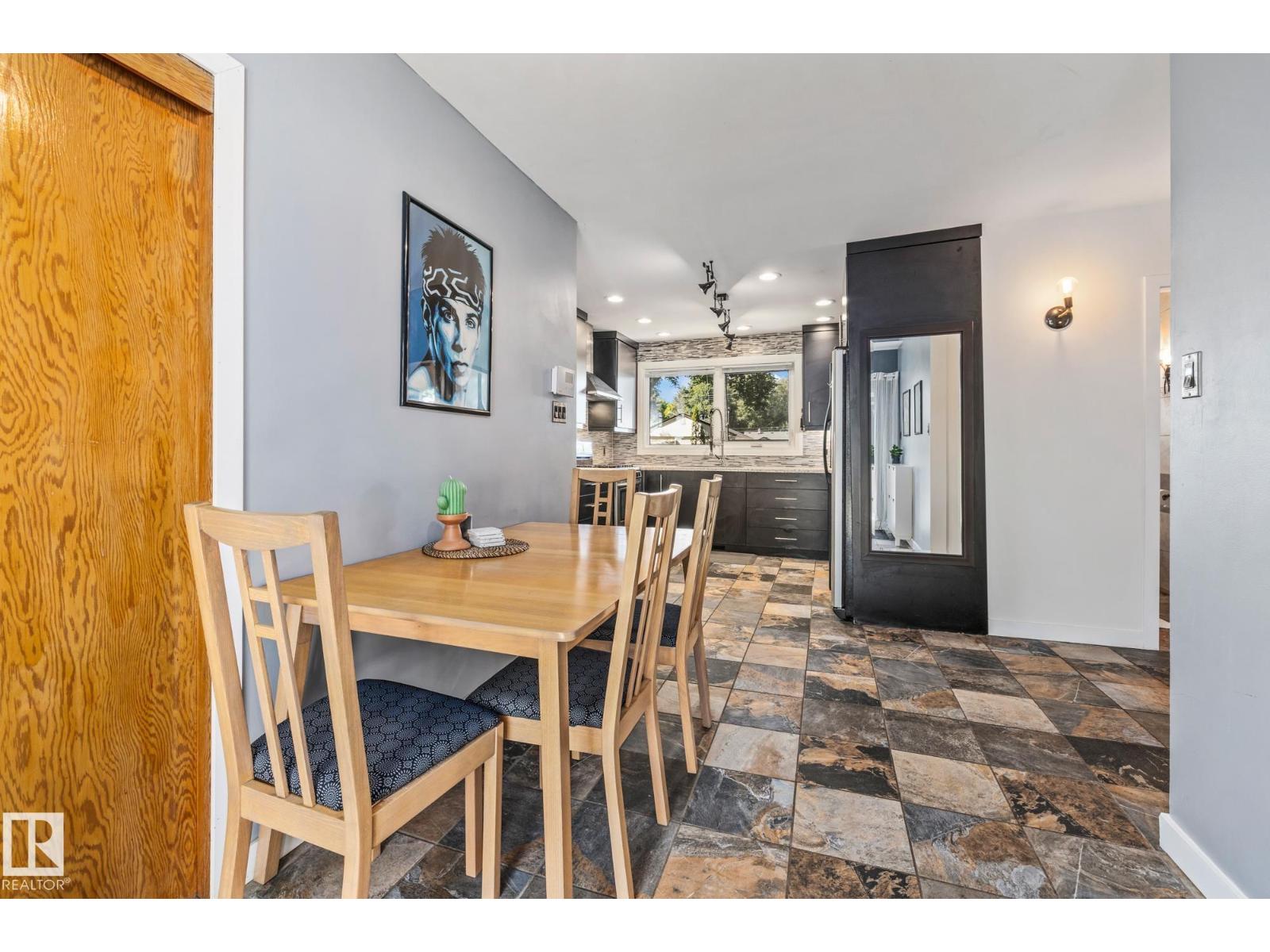 Photo 20 of 12127 61 St Nw, Edmonton AB