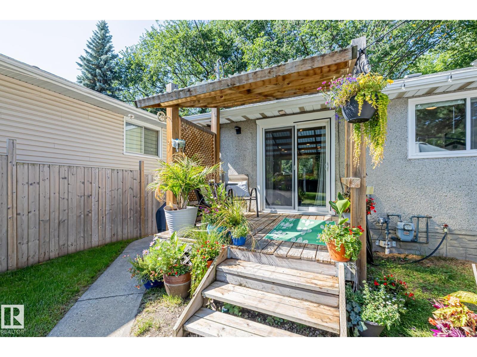 Photo 36 of 12127 61 St Nw, Edmonton AB