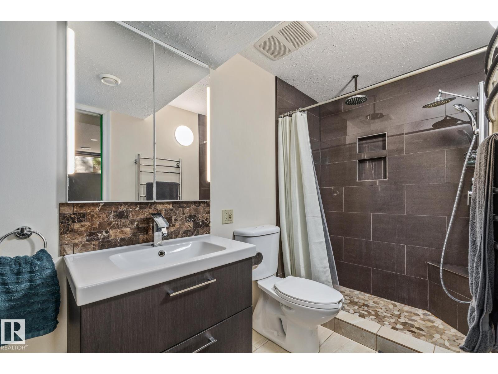 Photo 33 of 12127 61 St Nw, Edmonton AB