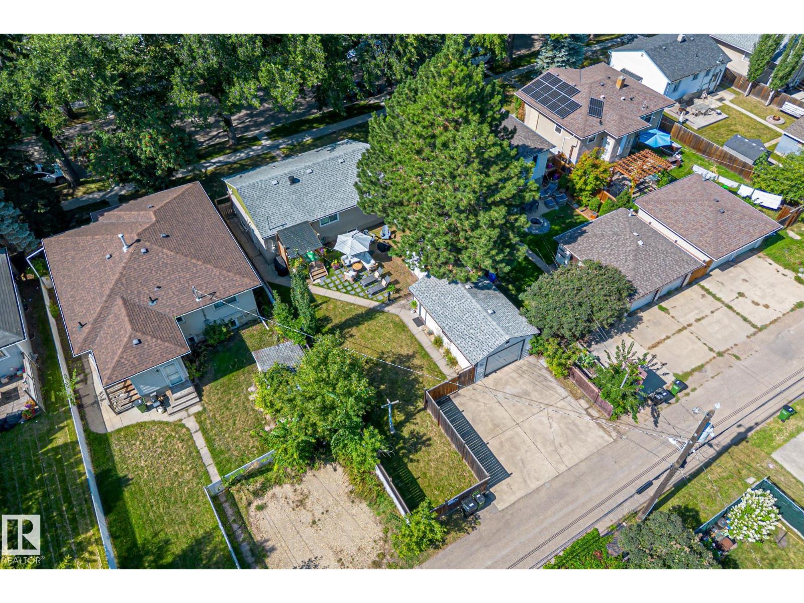 Photo 47 of 12127 61 St Nw, Edmonton AB