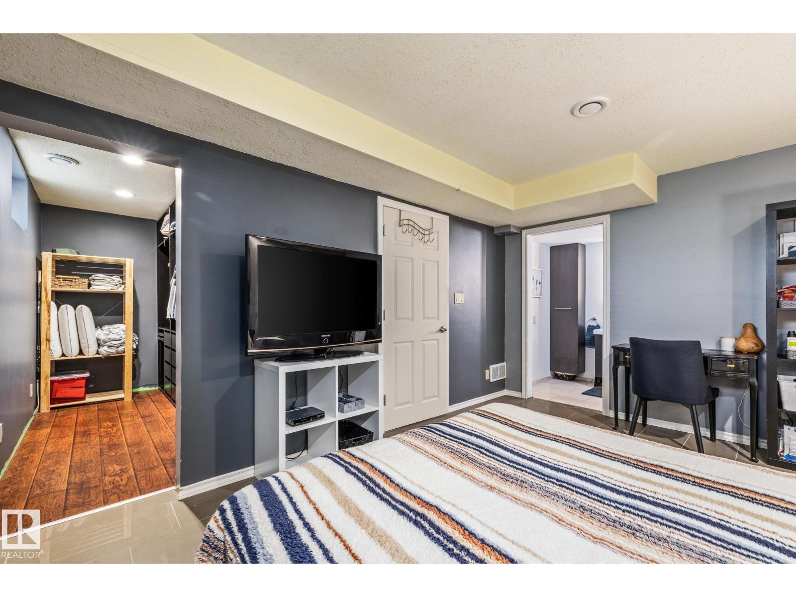 Photo 32 of 12127 61 St Nw, Edmonton AB