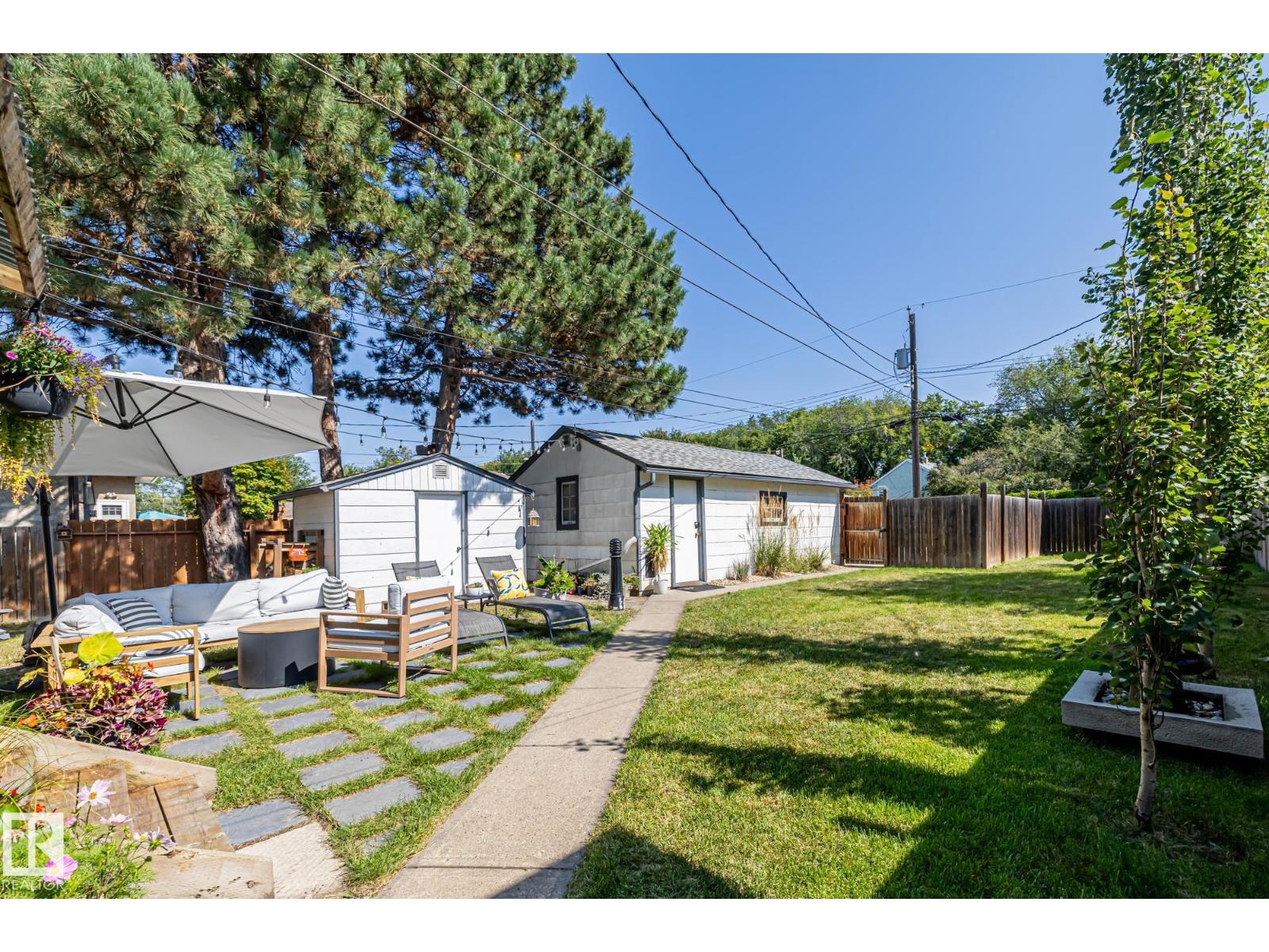 Photo 37 of 12127 61 St Nw, Edmonton AB