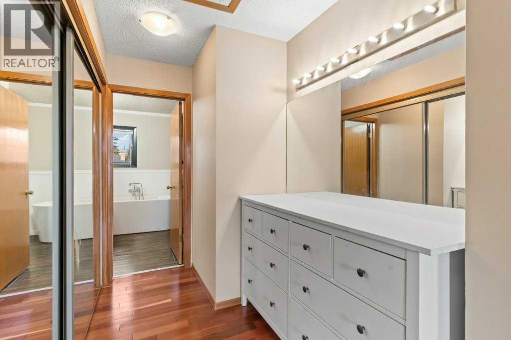 Photo 21 of 79 Edgeland Road Nw, Calgary AB