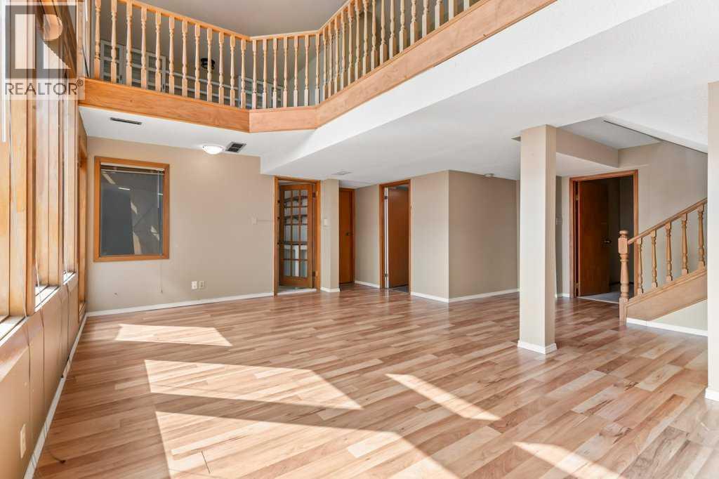Photo 31 of 79 Edgeland Road Nw, Calgary AB