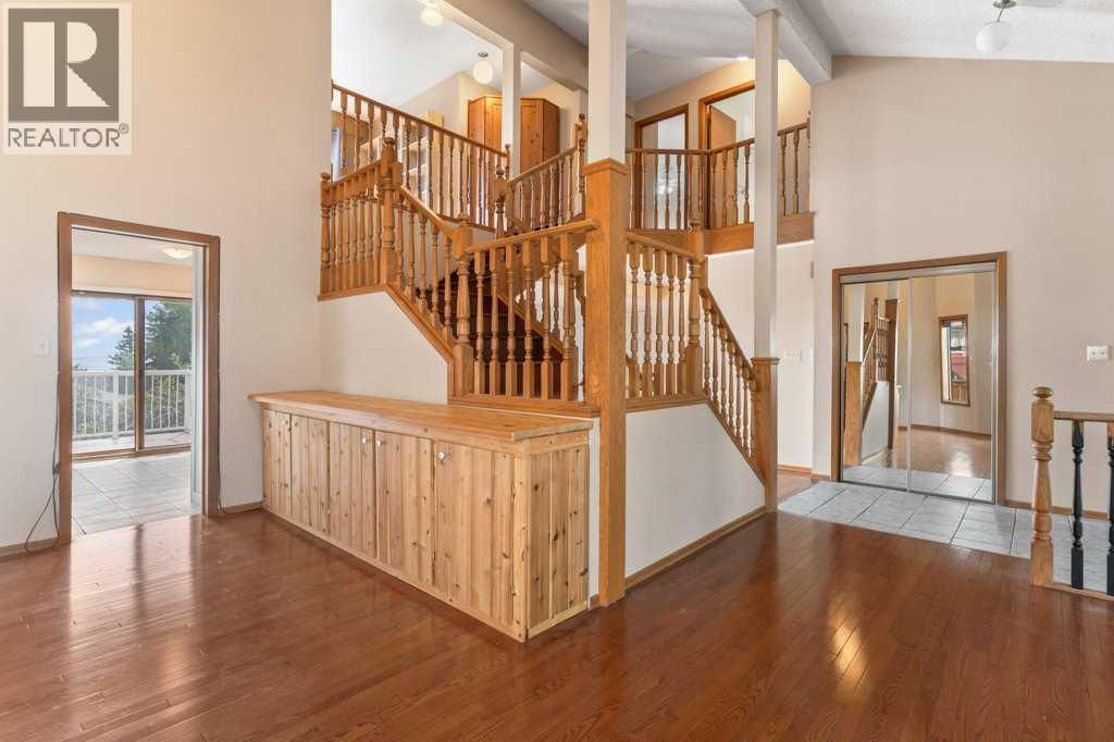 Photo 6 of 79 Edgeland Road Nw, Calgary AB