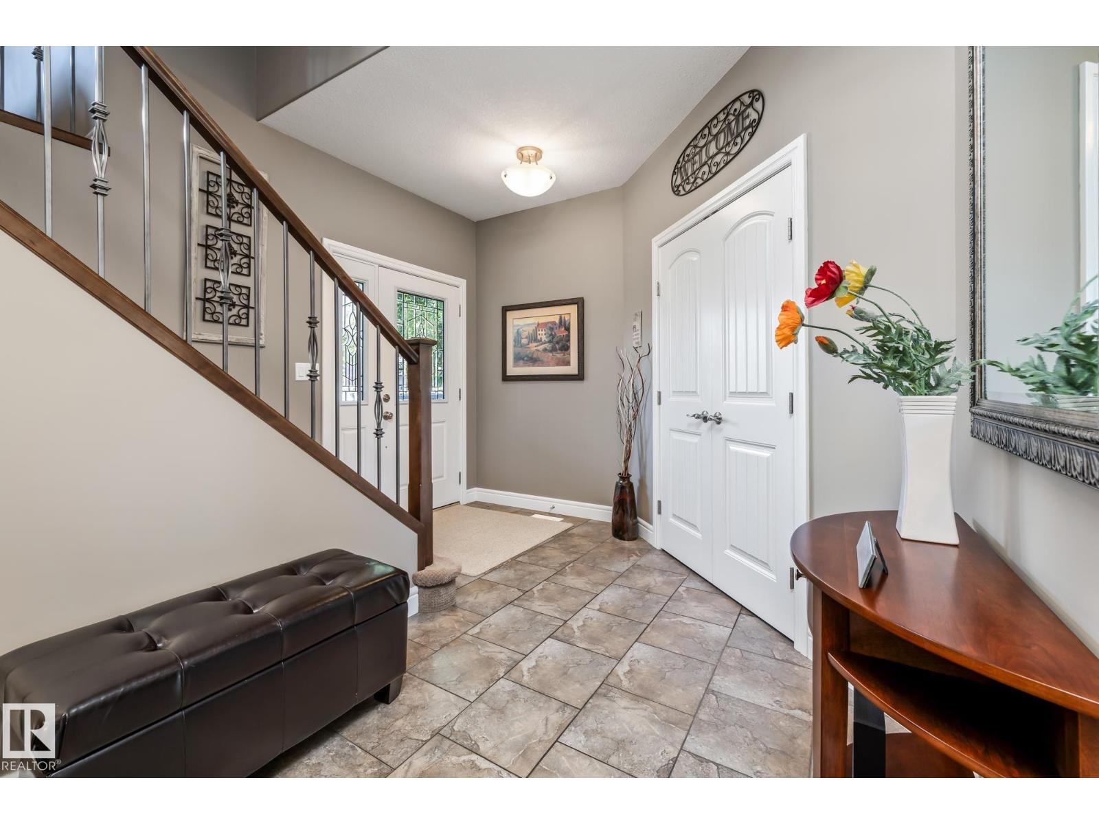 Photo 3 of 39 Hillside Tc, Fort Saskatchewan AB