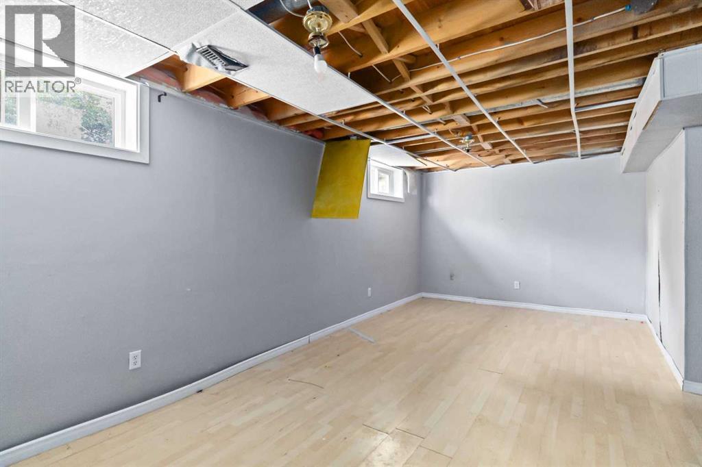 Photo 23 of 227 Dickins Drive, Fort Mcmurray AB