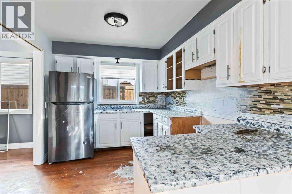 Photo 9 of 227 Dickins Drive, Fort Mcmurray AB