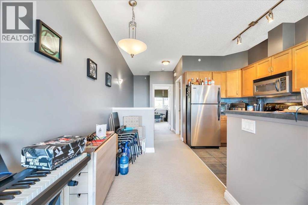Photo 8 of 8 108 Rockyledge View Nw, Calgary AB
