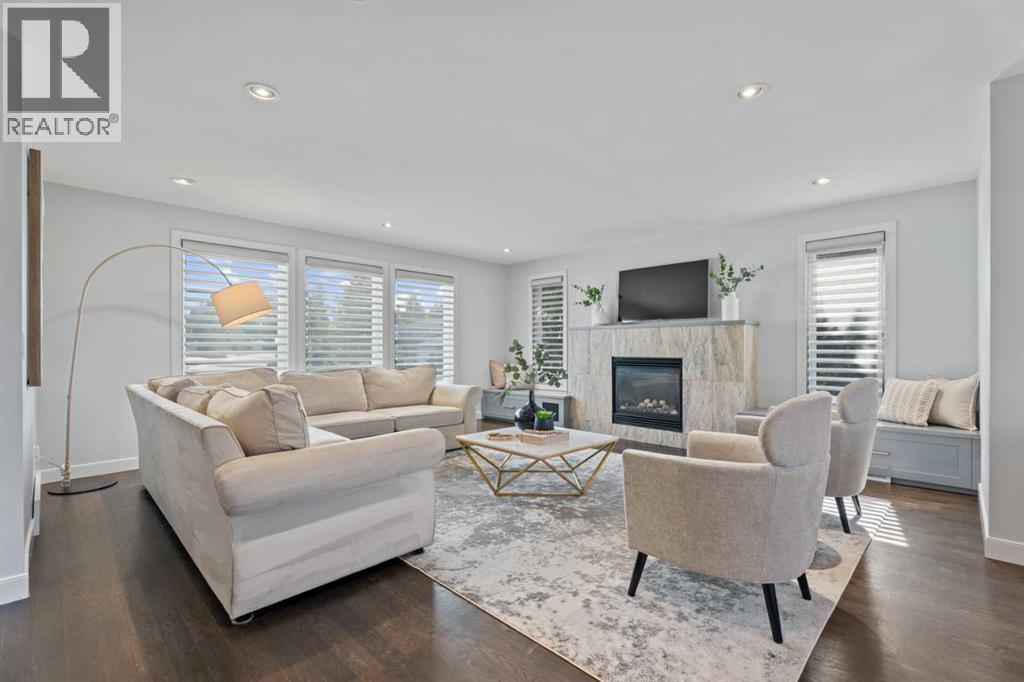 Photo 5 of 5444 Varsity Drive Nw, Calgary AB