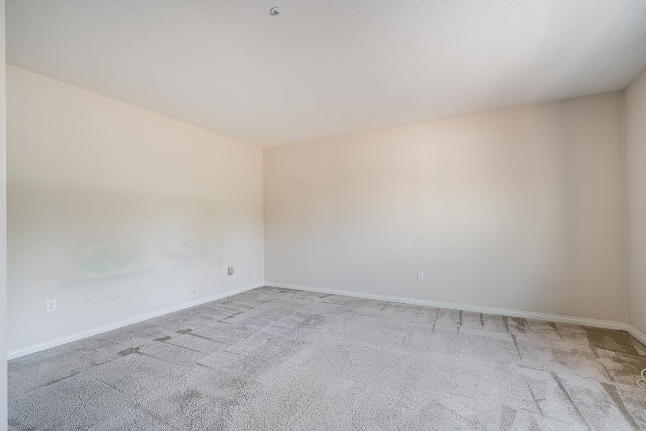 Photo 17 of 401 15130 29 A Avenue, Surrey BC